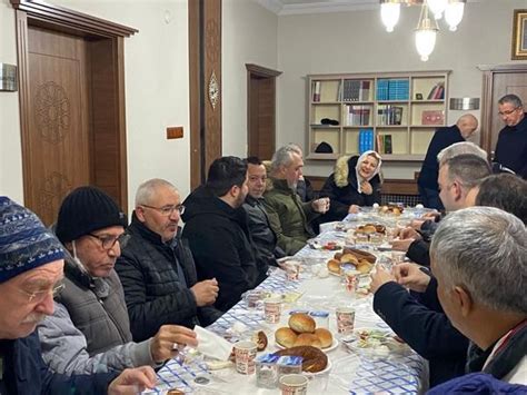 Başkan Hürriyet, Cuma Namazı sonrası cami cemaatiyle buluştu